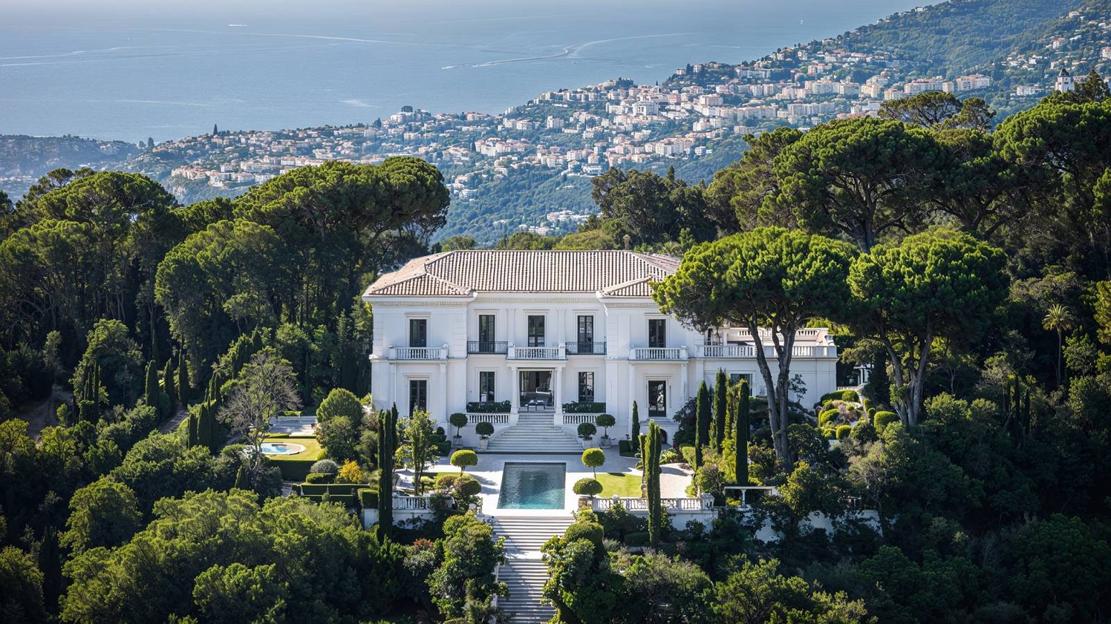 Architecte pour villa de luxe et de prestige à Cannes avec piscine à débordement