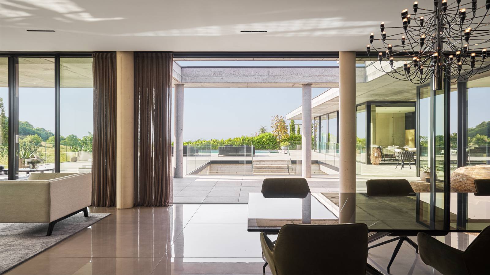 intérieur maison grand luxe standing Saint Cyr Mont Or