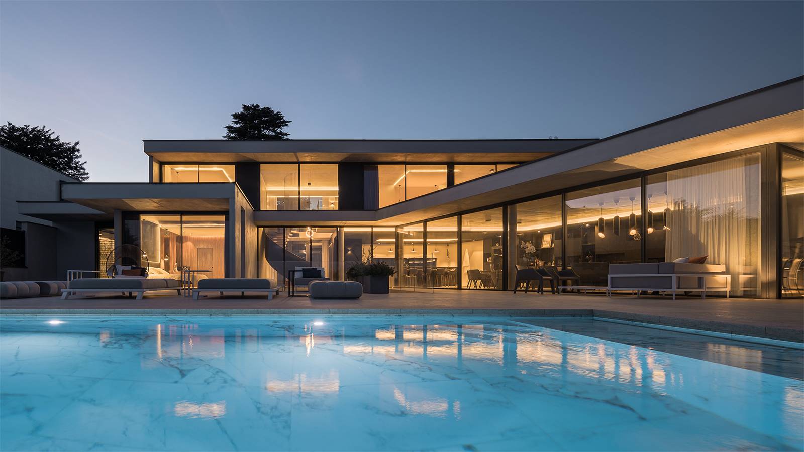 maison moderne vitrée par architecte Cannes 