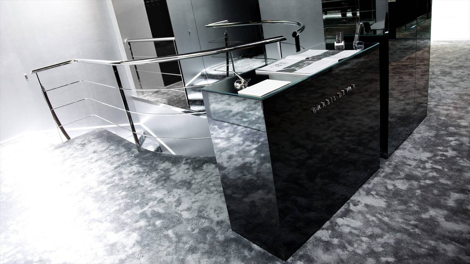 La boutique Couture GARBIS DEVAR  au cœur du triangle d’or, à Paris 8ème.