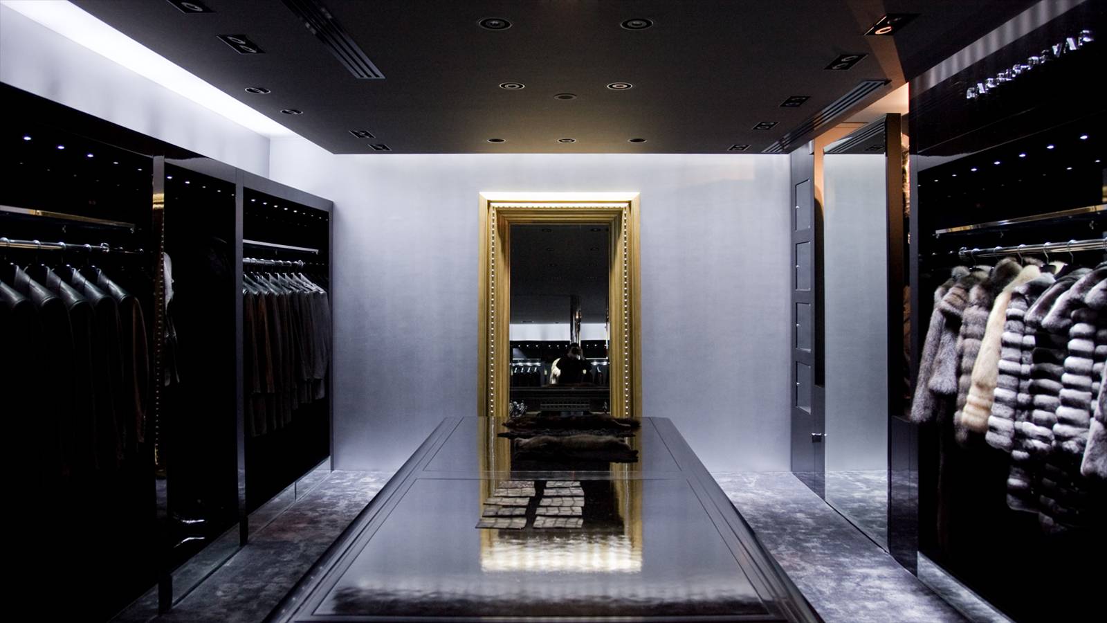 Réaménagement boutique Couture GARBIS DEVAR Paris 8ème.