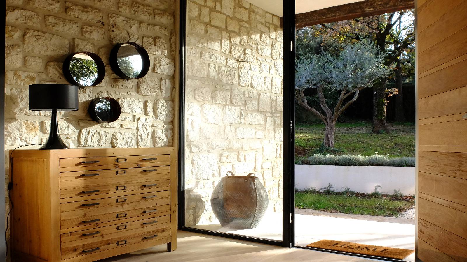 rénovation maison pierre par architecte à Valbonne